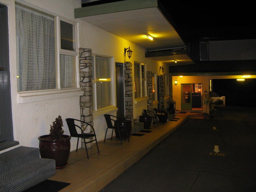 White Manor Motel Cooma Exterior foto